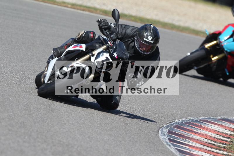 /Archiv-2022/05 04.04.2022 Plüss Moto Sport ADR/Freies Fahren/10